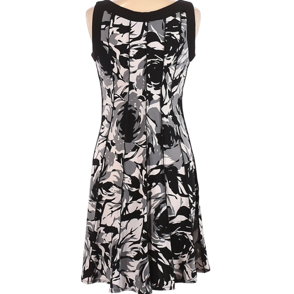 Pretty Work Dress - Picture 2 of 2